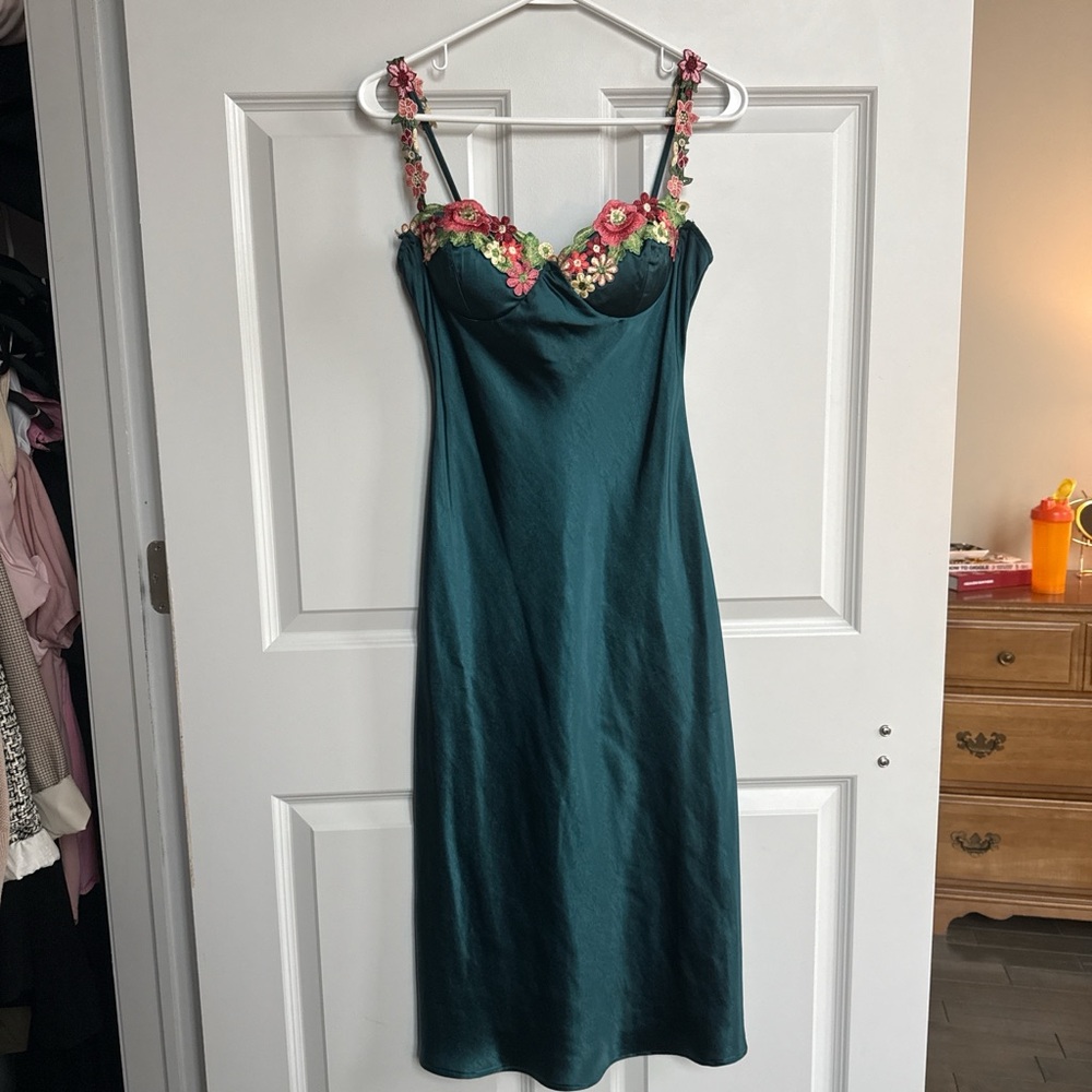 Elegant Green Floral Embellished Midi Dress
